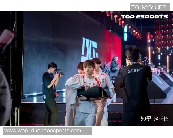 全球总决赛TES战队表现分析与力量展现的深度解读 全球总决赛TES战队表现分析与力量展现的深度解读